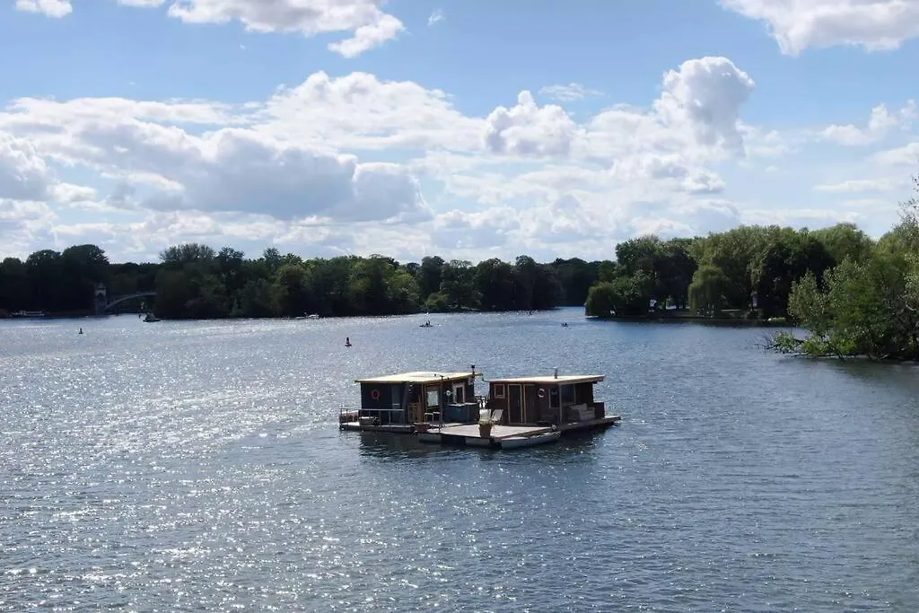 Saunainsel - Hausboot Mit Schwimmender Sauna, Hottub Und Tretboot In Berlin酒店 0*, 柏林