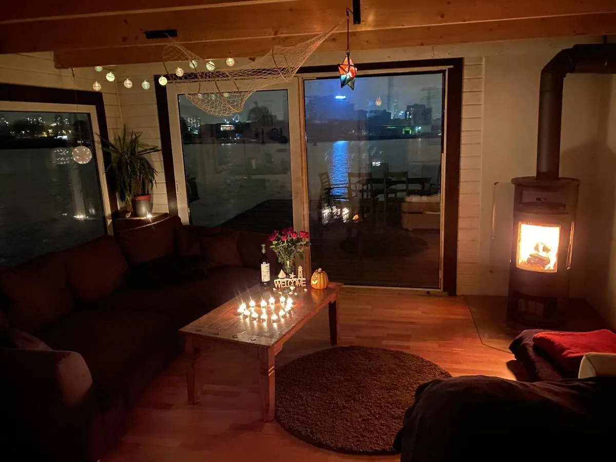 Saunainsel - Hausboot Mit Schwimmender Sauna, Hottub Und Tretboot In Berlin Hotel Alemanha