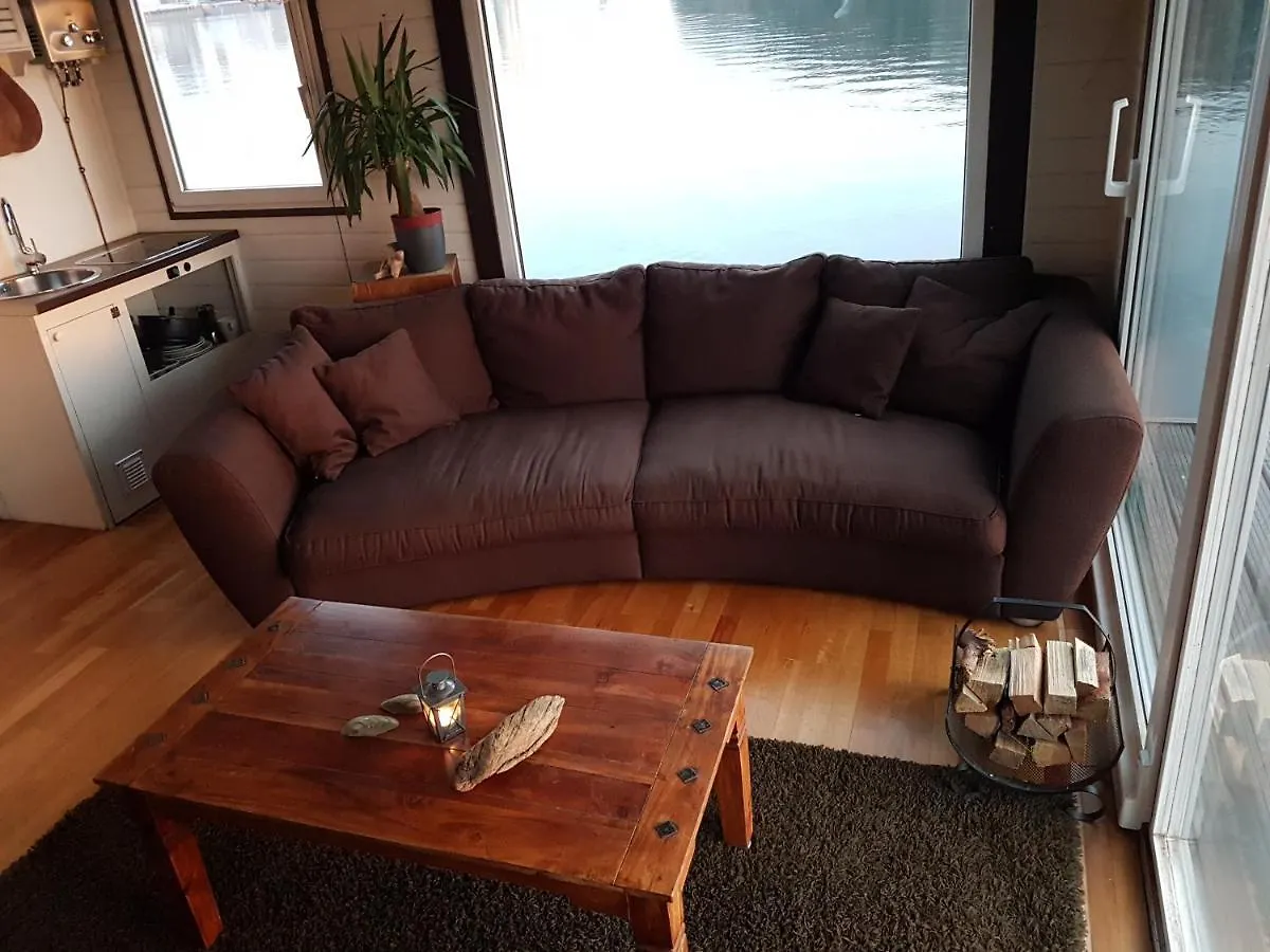 船屋 Saunainsel - Hausboot Mit Schwimmender Sauna, Hottub Und Tretboot In Berlin酒店 德国
