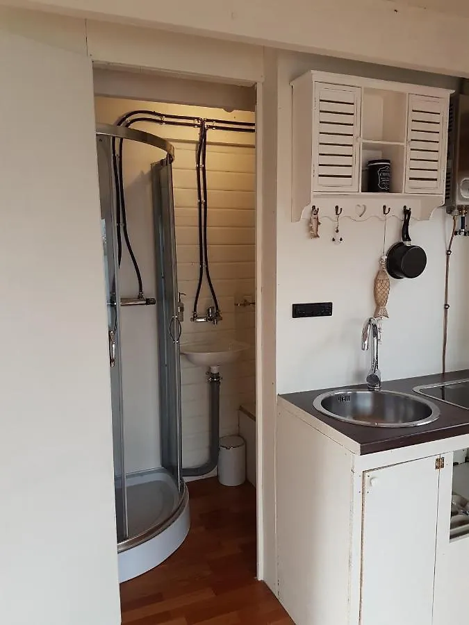 Saunainsel - Hausboot Mit Schwimmender Sauna, Hottub Und Tretboot In Berlin Hotel 0*,  Alemanha